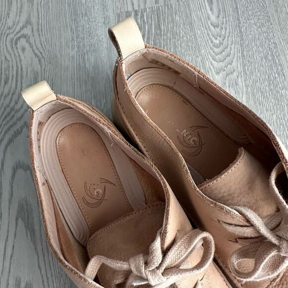 CLARKS Trigenic Flex Shoe 8 - Picture 4 of 8